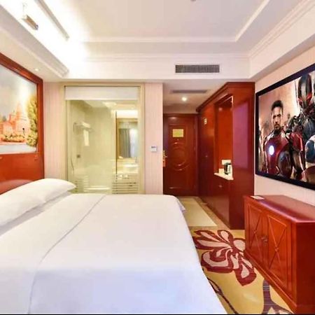 Vienna Hotel Shenzhen Baoneng City Plaza Exterior photo